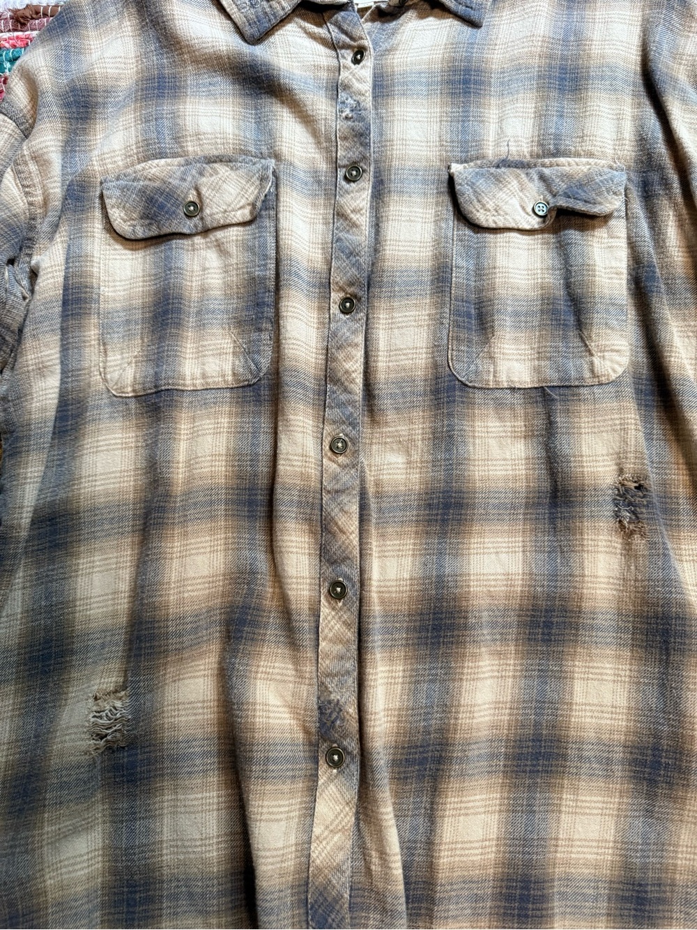 Distressed Gilded Intent flannel - Picture 3 of 4